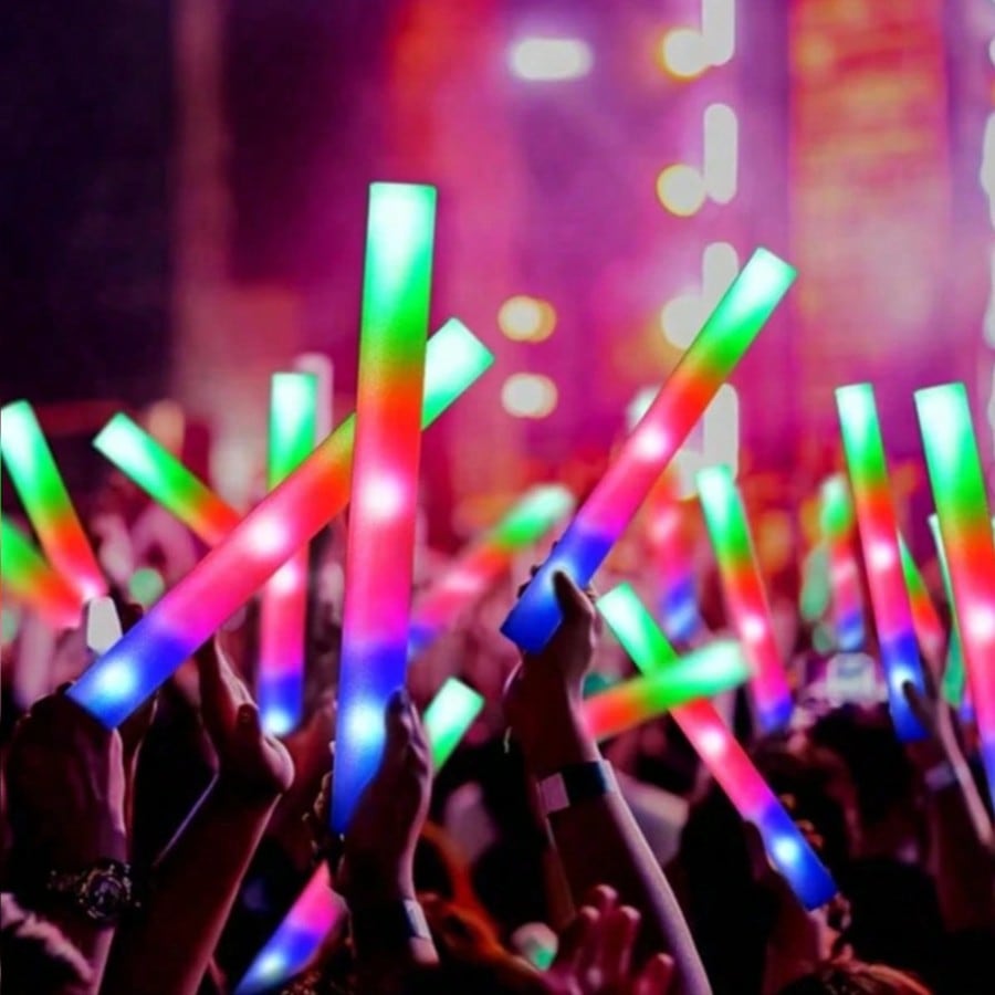 105 PCS Foam Glow Sticks Bulk  - Flashing Led Foam Sticks Party 评论和价格
